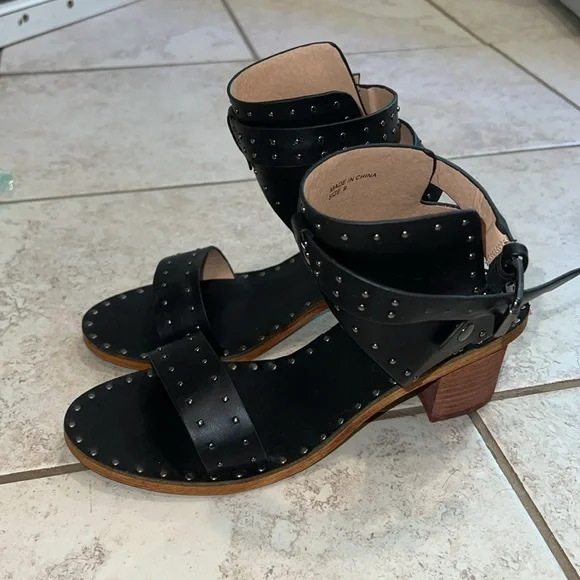🔥🔥FIRE SALE 🔥🔥BOHME Black studded EUC Sandals - Picture 2 of 9